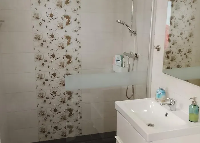 Emma's بيت للعطل *